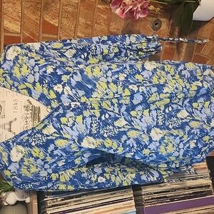 ‼️50%_5+Bundles‼️ JM Collection Green and Blue Floral Blouse B2